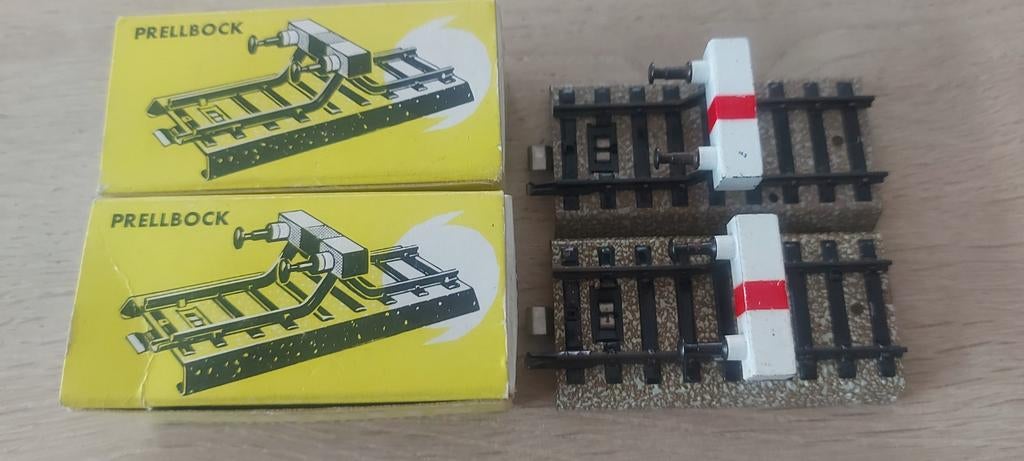 2 Märklin stootjukken artnr 7190 in ovp, Hobby en Vrije tijd, Wisselstroom, Rails, Ophalen of Verzenden, Zo goed als nieuw