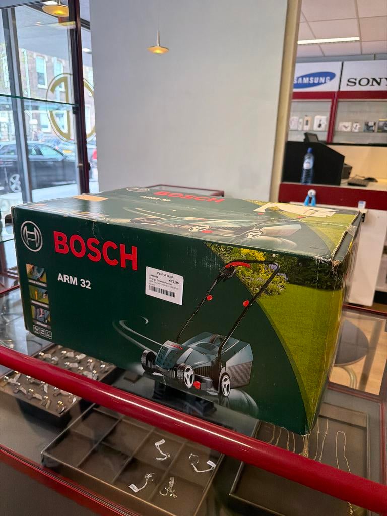 Bosch ARM 32 elektrische grasmaaier - Zo goed als nieuw, Bosch, Cirkelmaaier, Elektrische grasmaaier, Ophalen of Verzenden