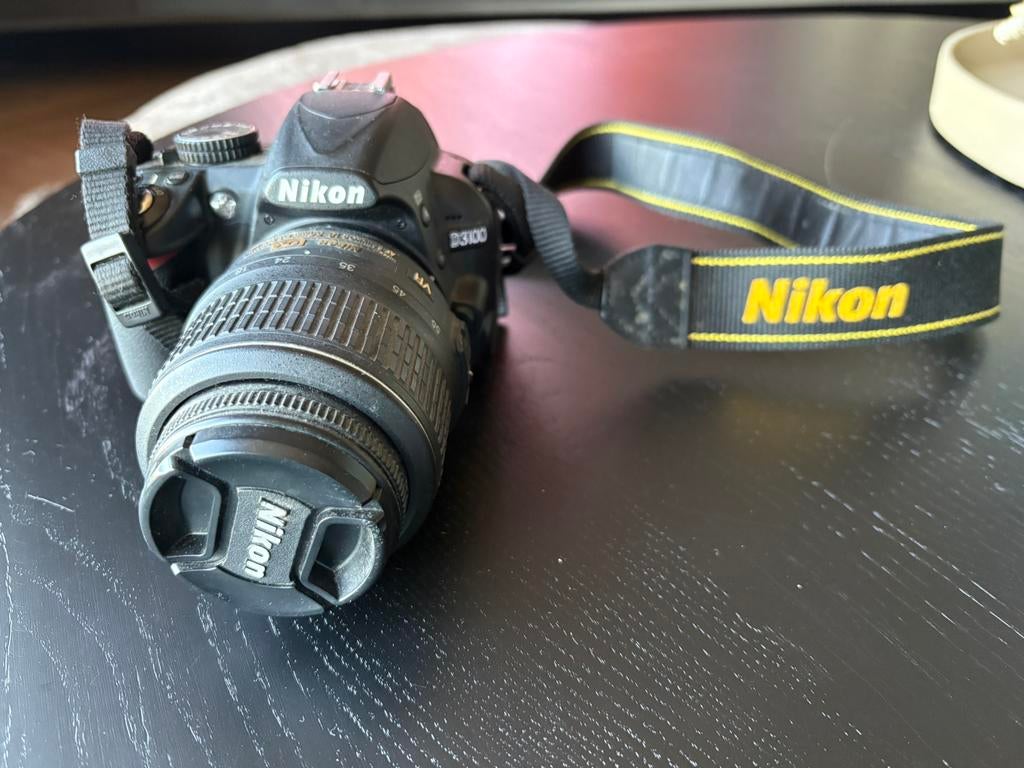 Nikon D3100 spiegelreflexcamera + 18-55mm lens, Ophalen, Zo goed als nieuw, Nikon, Minder dan 4 keer