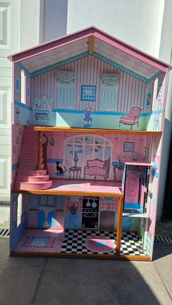 Poppenhuis met lift, Kinderen en Baby's, Speelgoed | Poppenhuizen, Ophalen of Verzenden, Poppenhuis