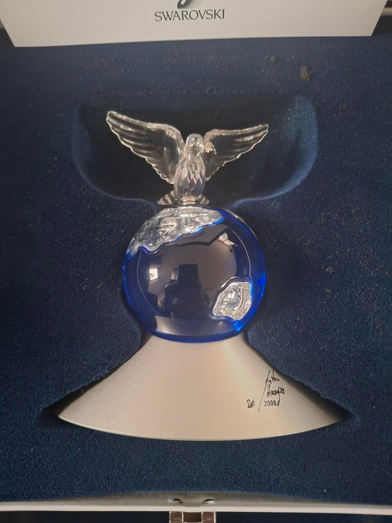 Crystal planet in doos., Verzamelen, Swarovski, Ophalen of Verzenden, Zo goed als nieuw, Figuurtje