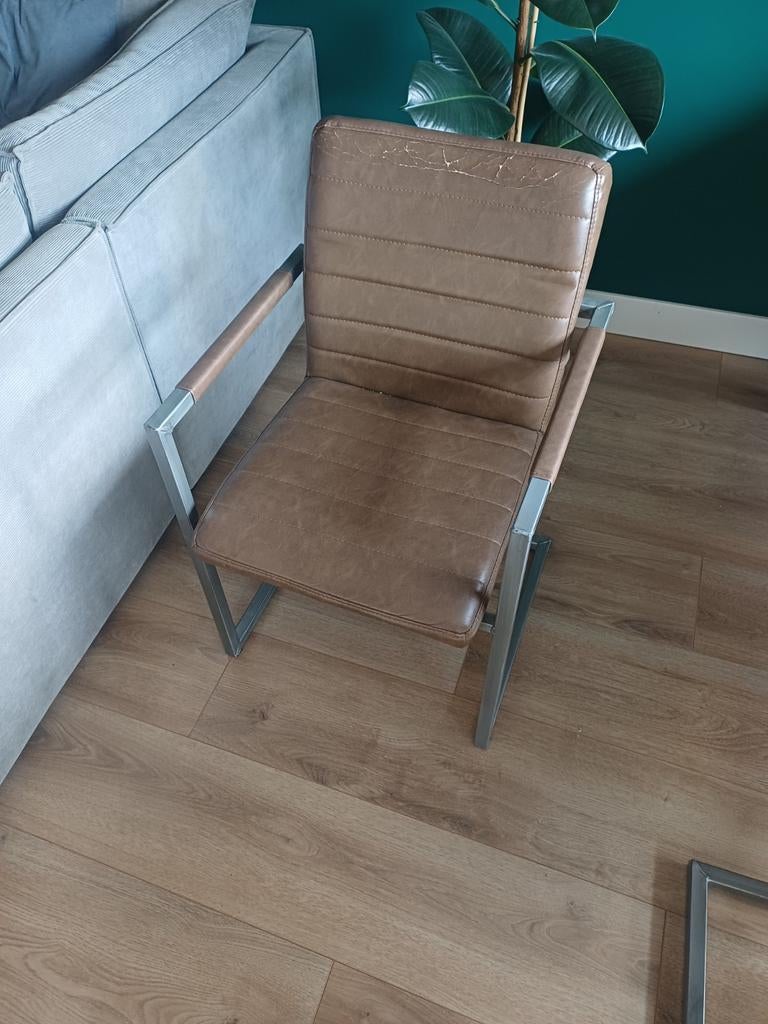 Eetkamerstoelen gratis af te halen (4 stuks), Ophalen