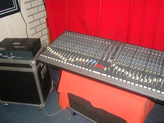 Gebruikt: Soundcraft K1 32 kanaals mengpaneel met voeding, Muziek en Instrumenten, Mengpanelen, Ophalen, Mteurope@outlook.com