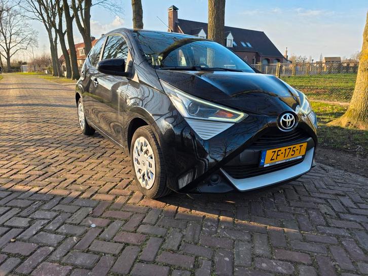 Toyota Aygo 1.0 Vvt-i 72pk 5D 2019 Zwart, Auto's, Toyota, Particulier, Aygo, ABS, Achteruitrijcamera, Airbags, Airconditioning