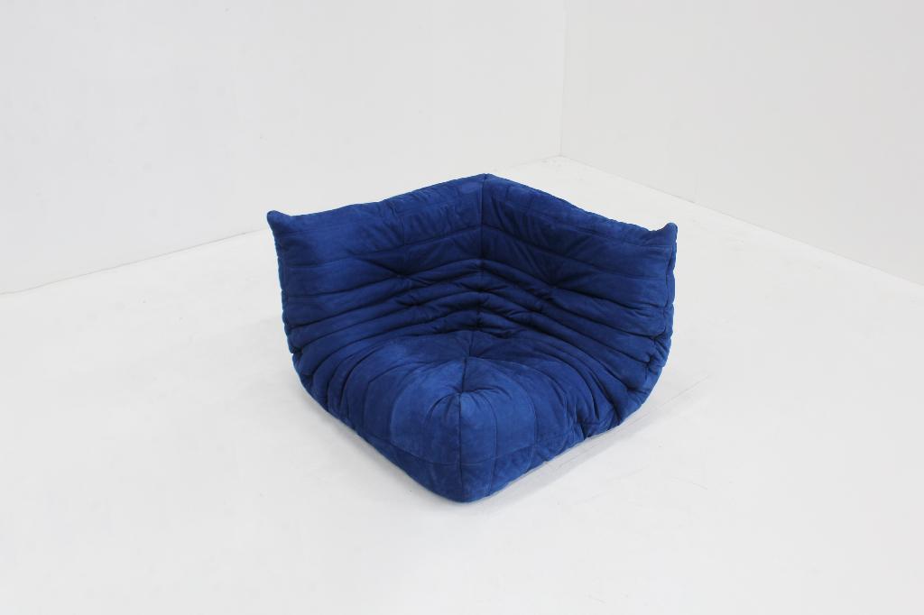 Togo hoek fauteuil blauw nubuck leer Ligne Roset, Huis en Inrichting, Fauteuils, Design, Ophalen of Verzenden, Zo goed als nieuw