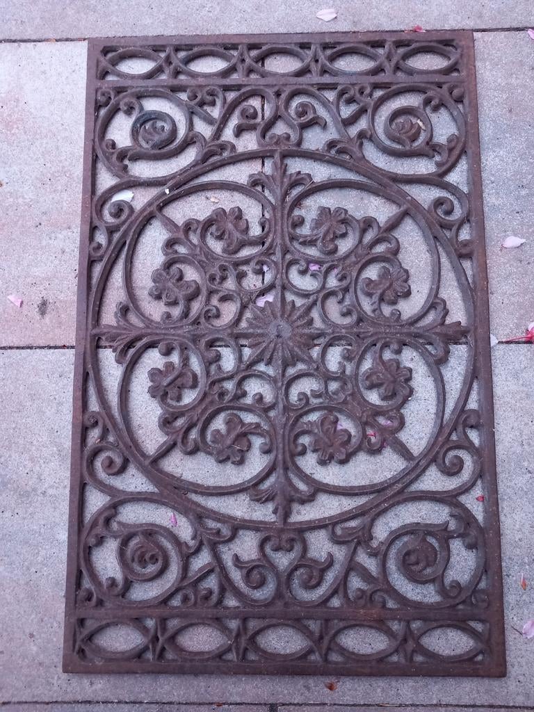 Gietijzeren deurmat, Ophalen, Gietijzer