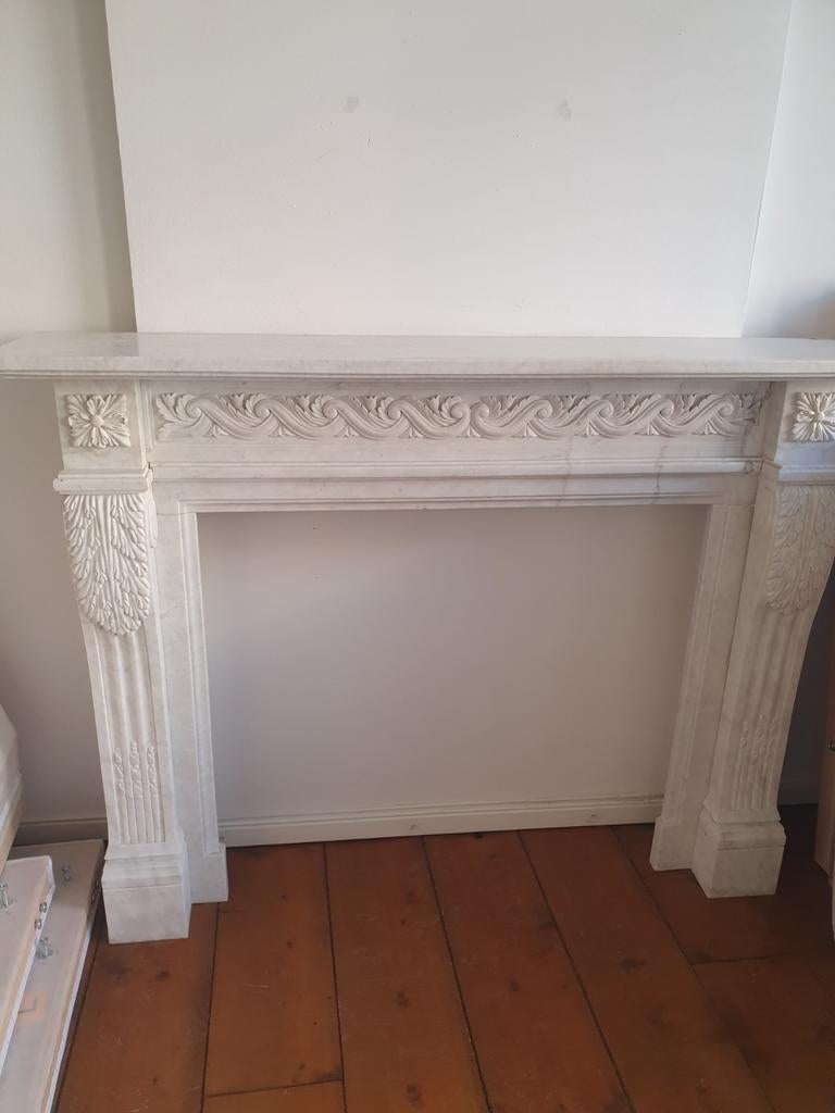 Marmeren schouw met decoratieve details, Ophalen of Verzenden