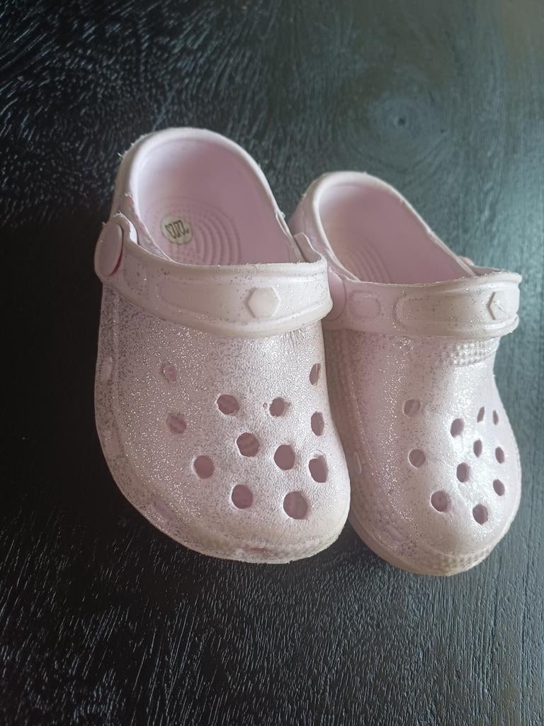 Roze glitter Crocs maat 22/23 voor meisjes, Kinderen en Baby's, Kinderkleding | Schoenen en Sokken, Gebruikt, Crocs, Meisje, Schoenen