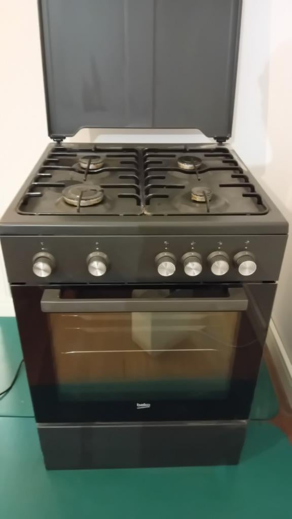 Gasfornuis in uitstekende staat, Ophalen, 4 kookzones, Zo goed als nieuw, Gas