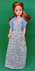 Vintage Barbie Sindy/Fleur Jurk Floral Blauw Kant Stola, Verzenden, Gebruikt, Kleertjes