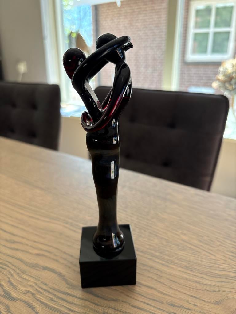 Modern glazen beeld 'Omhelzing' - Zwart/Rood, Ophalen, Meerkleurig, Zo goed als nieuw, Modern