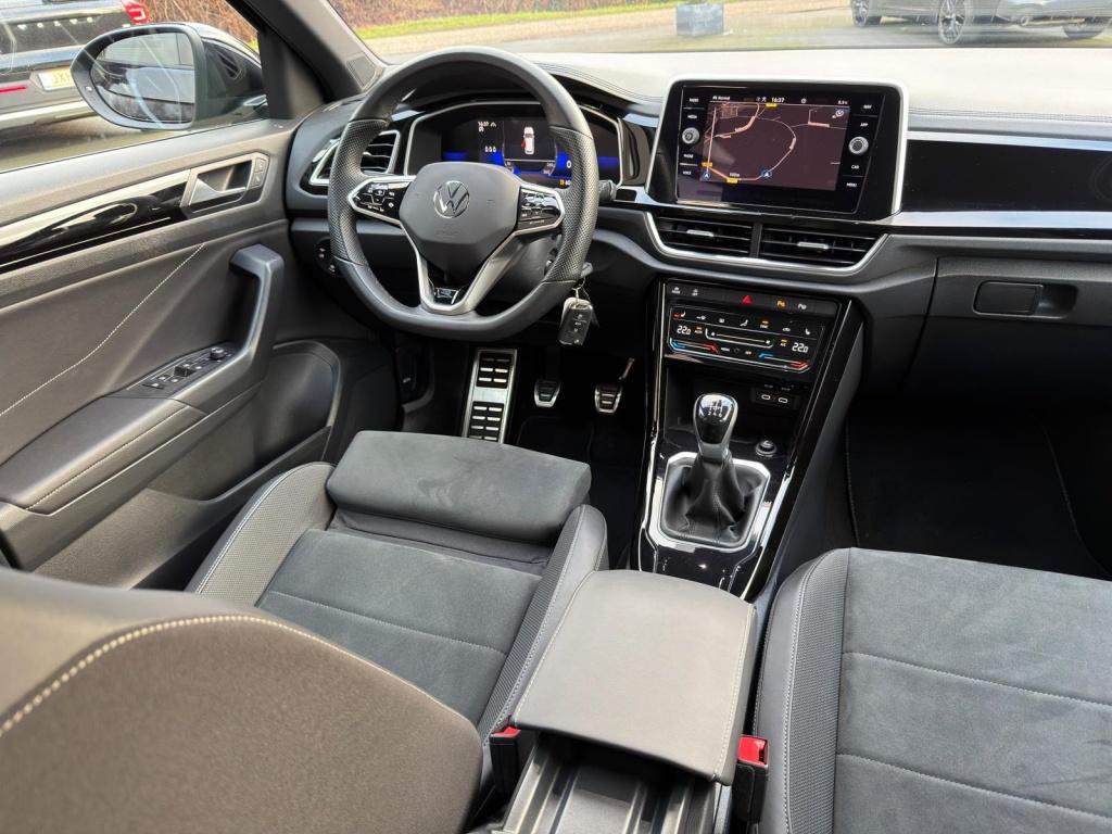 Volkswagen T-Roc 1.0 TSI 110PK R-Line | Camera | App-connect, Voorwielaandrijving, Gebruikt, Alcantara, Zwart