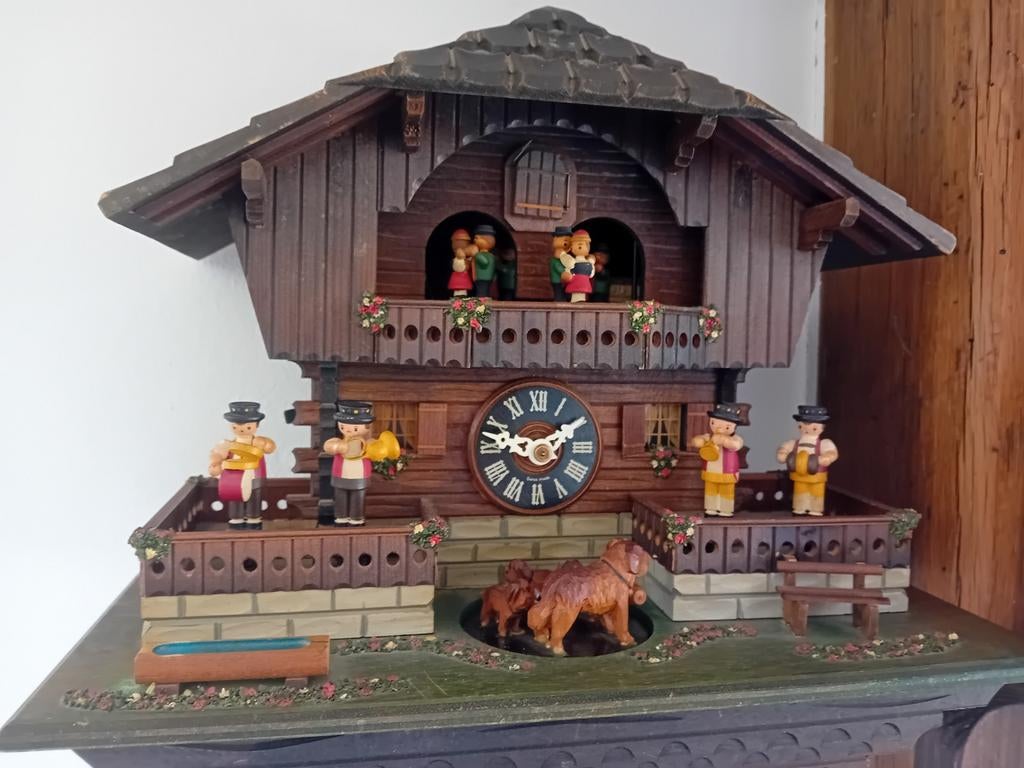 Koekoeksklok automaton met muziek, muzikanten, dansers etc., Antiek en Kunst, Antiek | Klokken, Ophalen of Verzenden