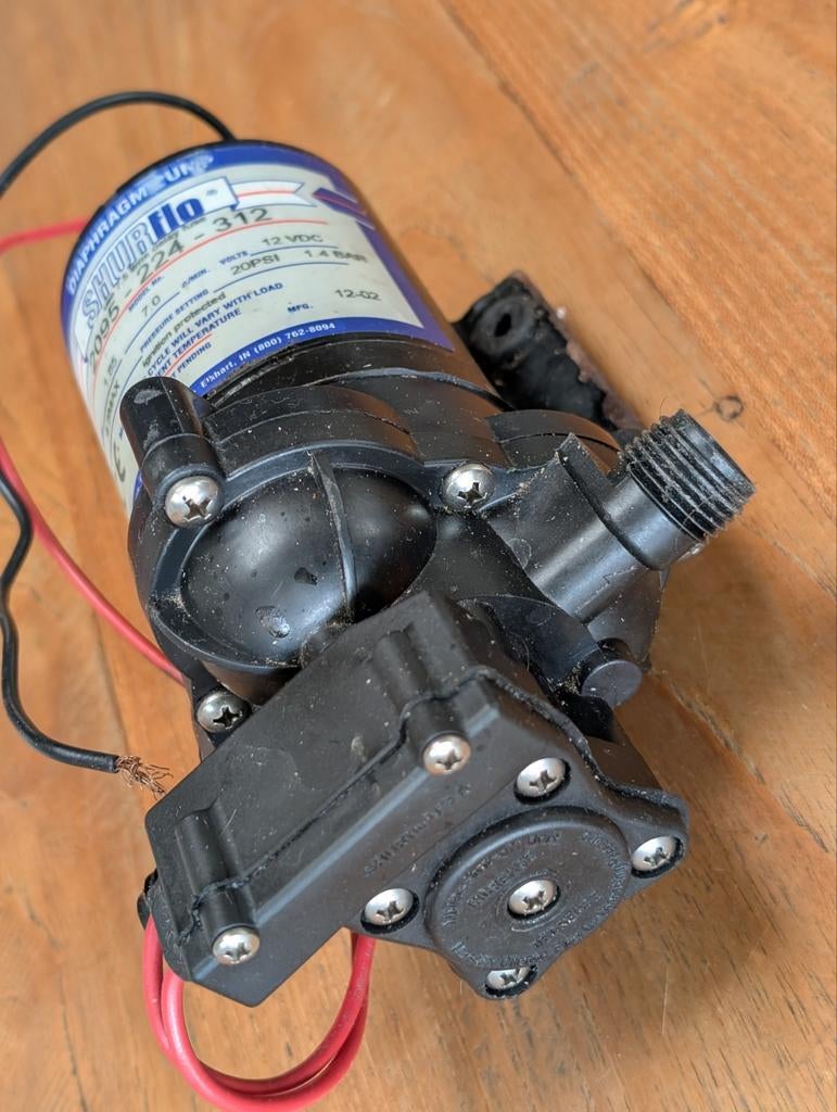 Shurflo waterpomp 1.4 bar voor caravan/boot, Ophalen of Verzenden, Gebruikt, Elektrisch, Overige typen