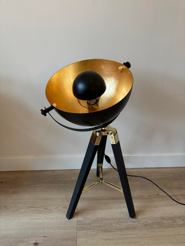 Stijlvolle 3-poot lamp met goudkleurige binnenkant, Ophalen, Gebruikt, Metaal, Minder dan 50 cm