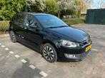 Volkswagen Polo 1.0 TSI 70KW 5D Bluemotion 2015 Zwart, Auto's, Voorwielaandrijving, 40 €/maand, 1011 kg, 95 pk
