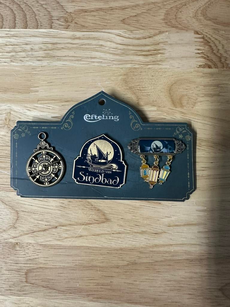 Efteling pin simbad, Ophalen of Verzenden, Zo goed als nieuw, Button of Speldje
