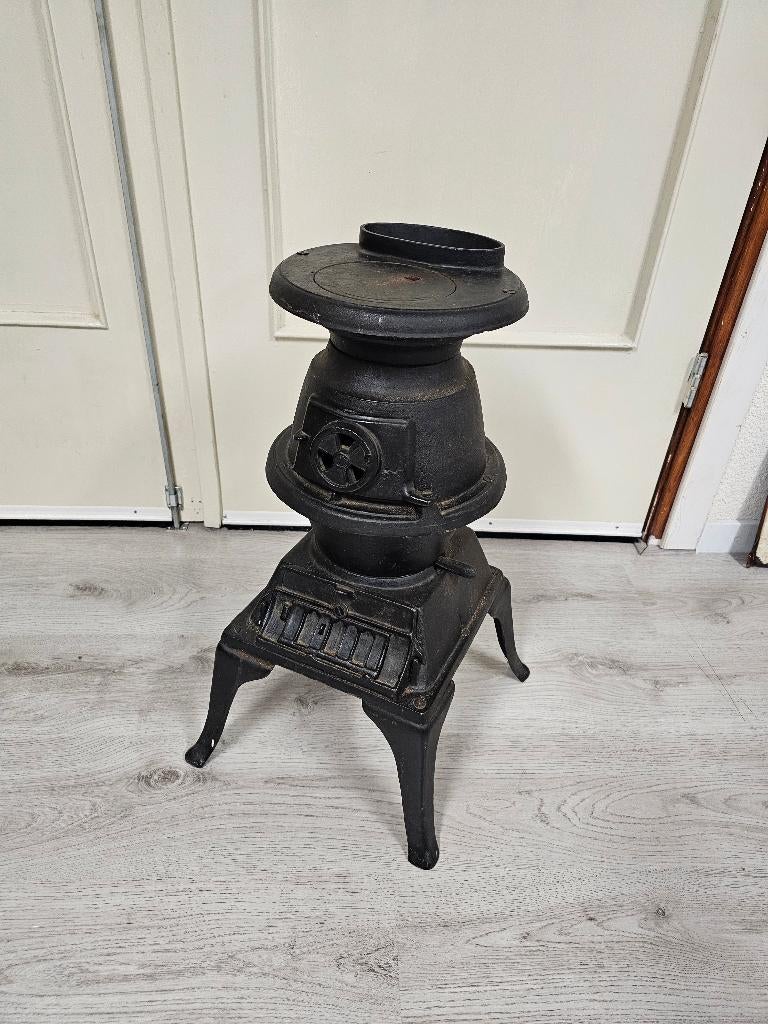 Antieke gietijzeren potkachel voor €30,-!, Huis en Inrichting, Kachels, Gebruikt, Gaskachel, Gas, Ophalen