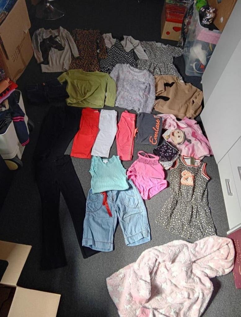 Kledingpakket meisje maat 128/134

(Pakket 1 ), Kinderen en Baby's, Ophalen of Verzenden, Zo goed als nieuw, Maat 128