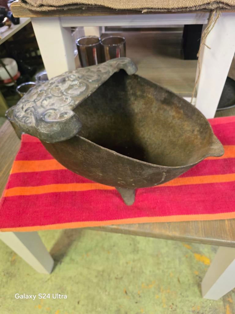 Gietijzeren Franse Kolenbak, Ophalen