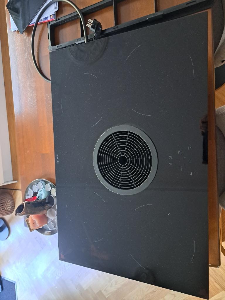 BORA GP4U kookplaat (met ingebouwde afzuiging), Witgoed en Apparatuur, Kookplaten, Ophalen, Nieuw, 4 kookzones, Inbouw