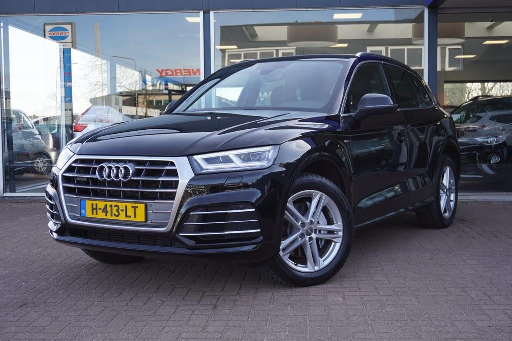 Audi Q5 50 TFSI e quattro S edition Automaat | Navigatie | A, Auto's, 4 cilinders, Leder en Stof, Zwart, Hybride Elektrisch/Benzine