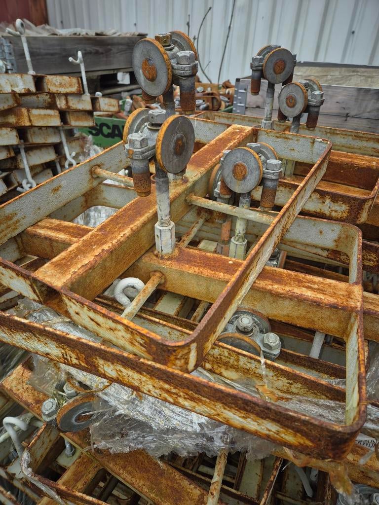 Goed werkende traversebalken voor monorail, Doe-het-zelf en Verbouw, Metalen, Ophalen of Verzenden