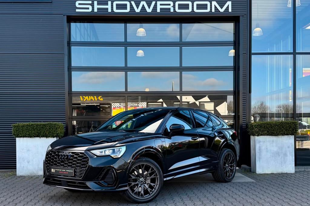 Audi Q3 Sportback 45 TFSI e S Edition, Elektrische Trekhaak,, Gebruikt, 150 pk, Bluetooth, Zwart