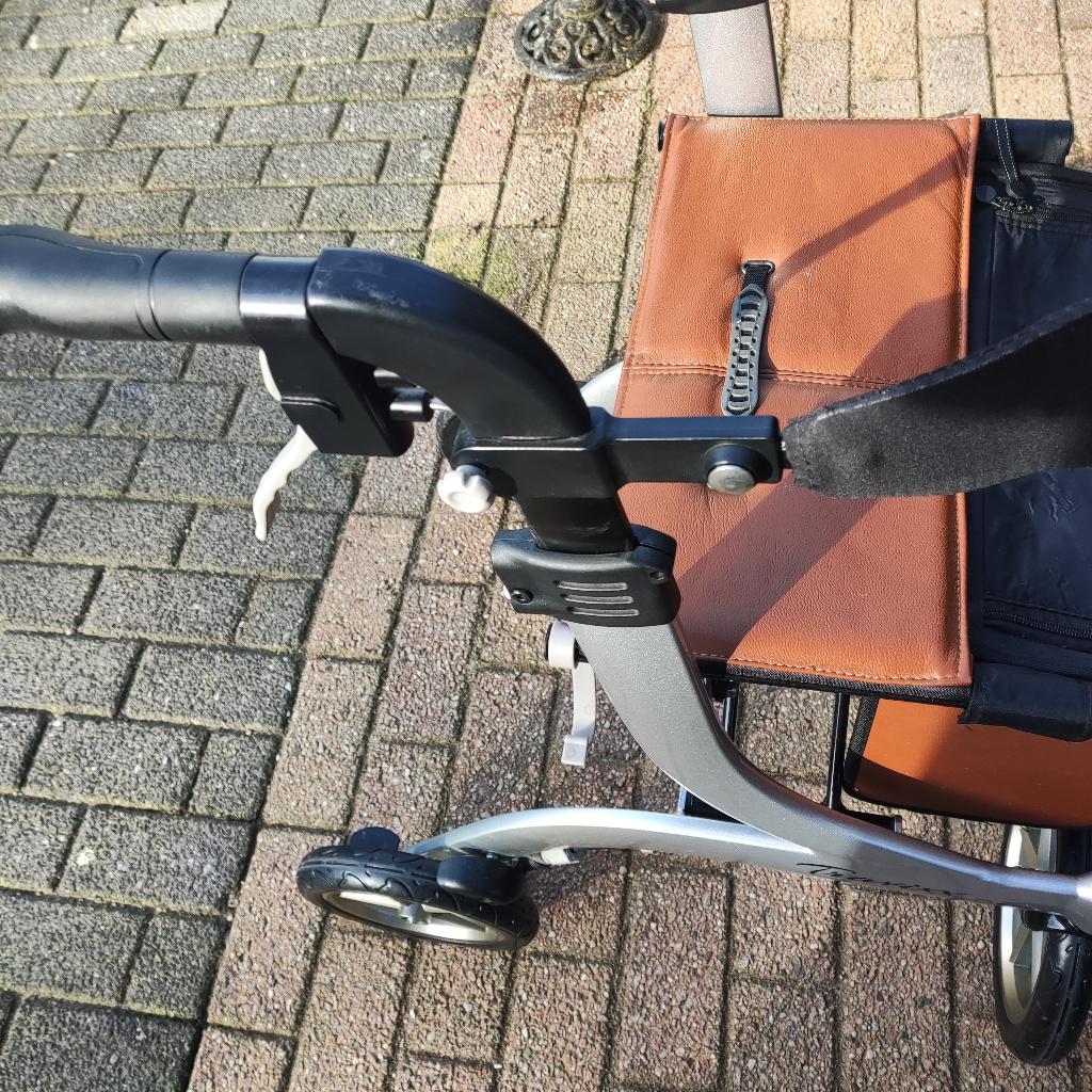 Travixx Traveller Rollator Maat M Nieuwe Wielen, Diversen, Rollators, Ophalen, Opvouwbaar, Zo goed als nieuw