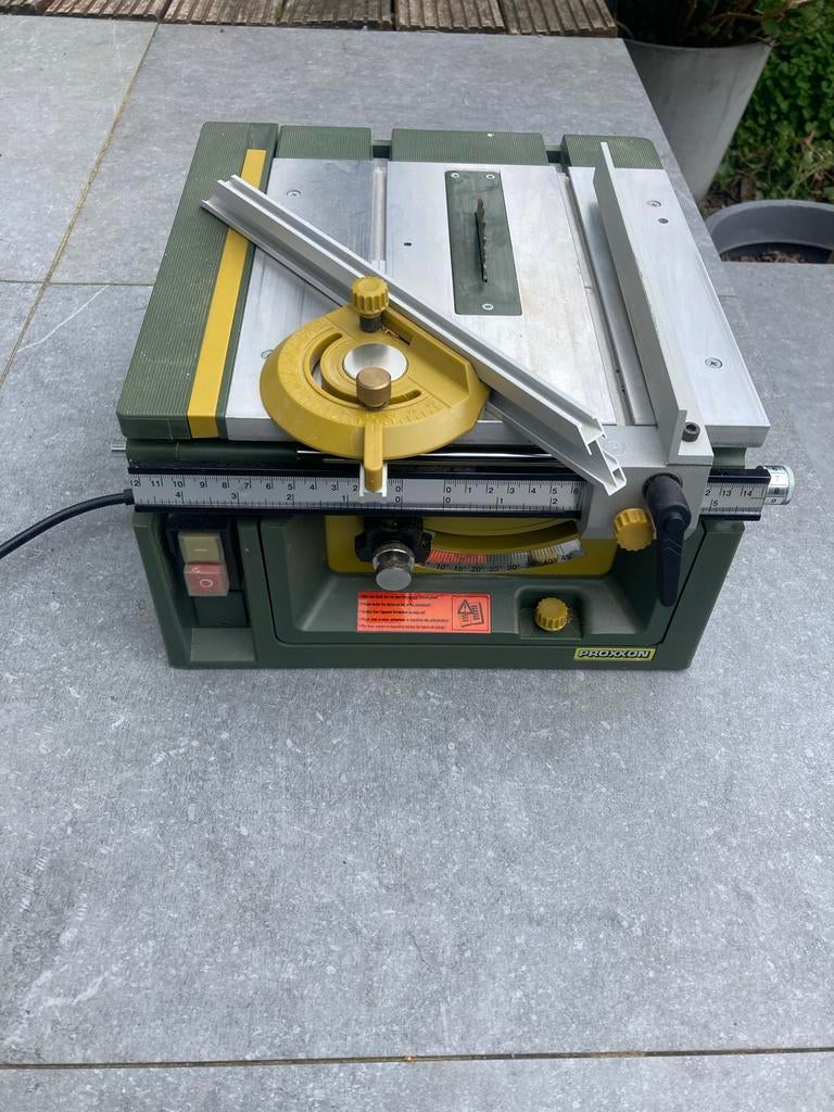 Proxxon Cirkelzaag Tafel - Compact en Nauwkeurig, Doe-het-zelf en Verbouw, Gereedschap | Zaagmachines, Minder dan 30 mm, Gebruikt