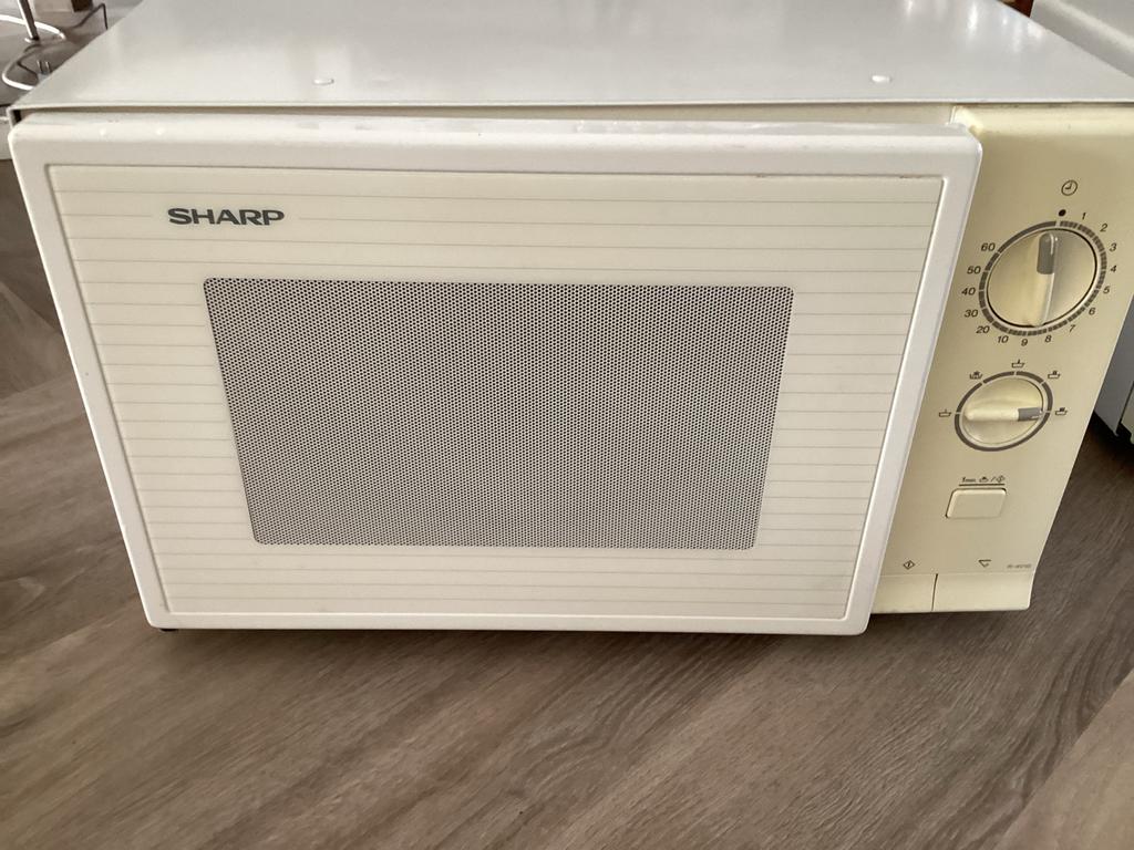 Sharp magnetron te koop, Gebruikt, Ophalen of Verzenden, Magnetron, Draaiplateau