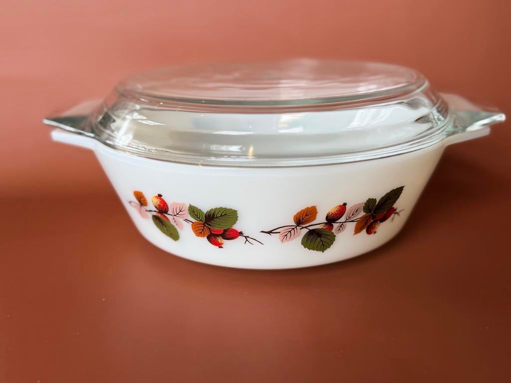 Vintage JAJ Pyrex Ovenschaal 'Rose Hip', Ophalen of Verzenden, Meerkleurig, Overige merken, Glas