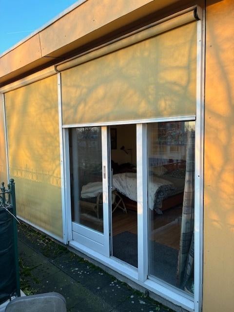 2 Screens in zonnegeel, hoog 235 cm, (geleiderail) 226 cm ko, Ophalen, Gebruikt, Minder dan 250 cm, 150 tot 300 cm