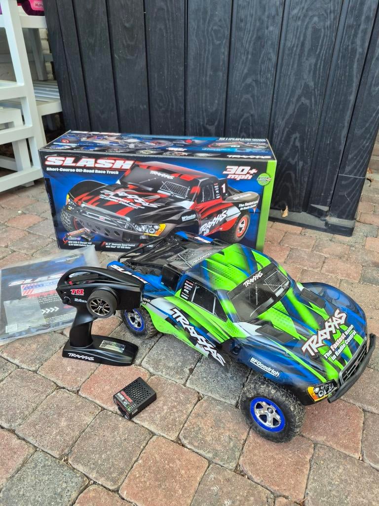 Traxxas Slash 2WD RC auto met accu, Elektro, Gebruikt, Auto offroad, Ophalen of Verzenden