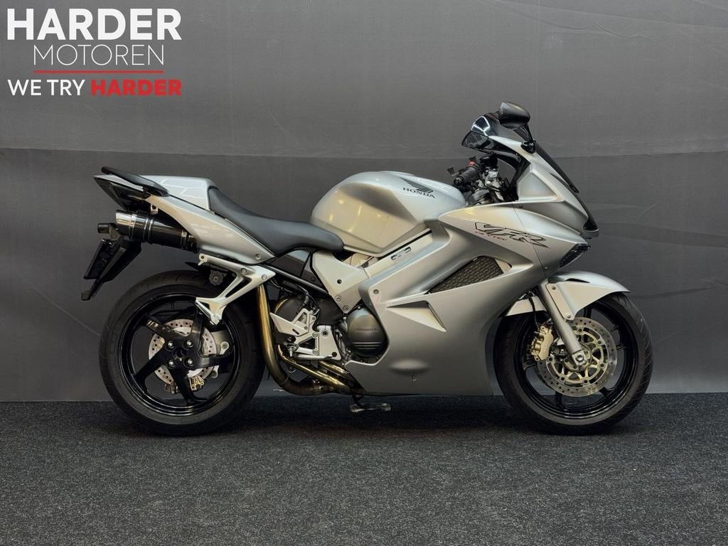 HONDA VFR 800 FI VTEC ABS/ZEER NETJES/BOMVOL/DYNOJET, 782 cc, HONDA, 4 cilinders, Motorrijbewijs A