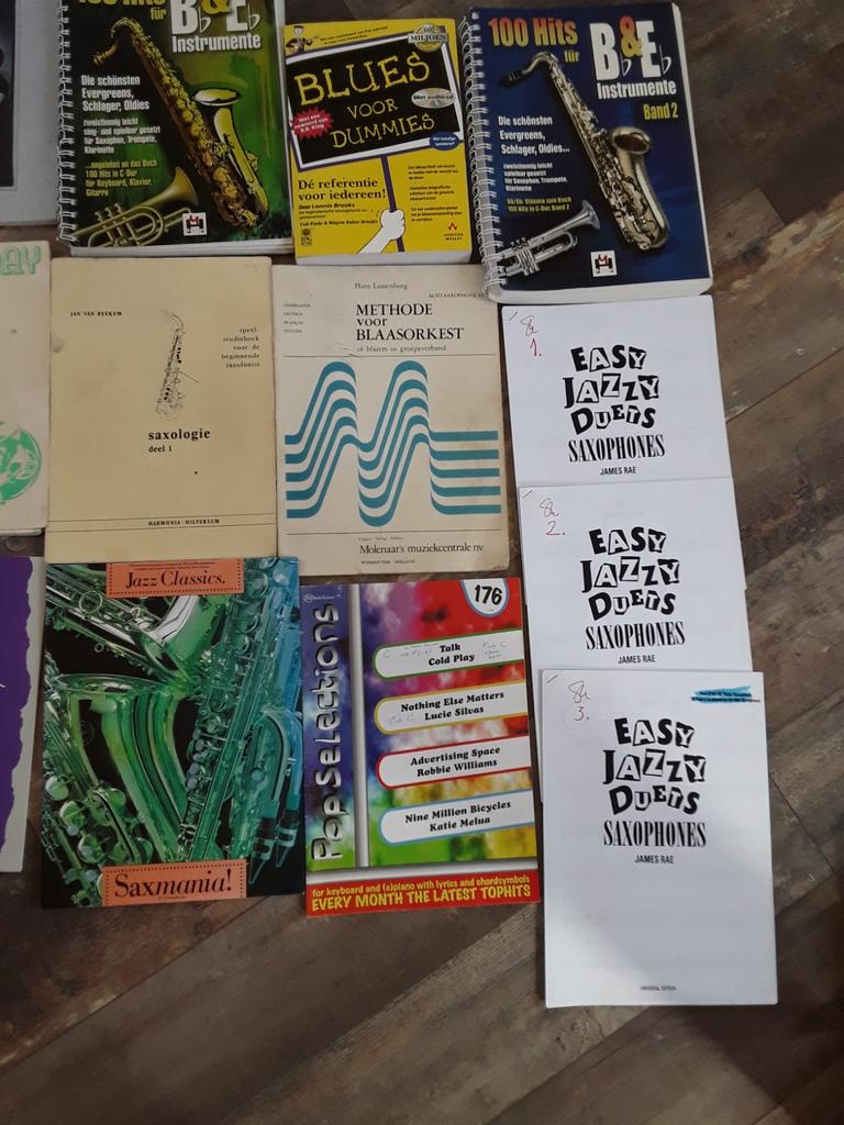 Saxofoon les boeken, Ophalen