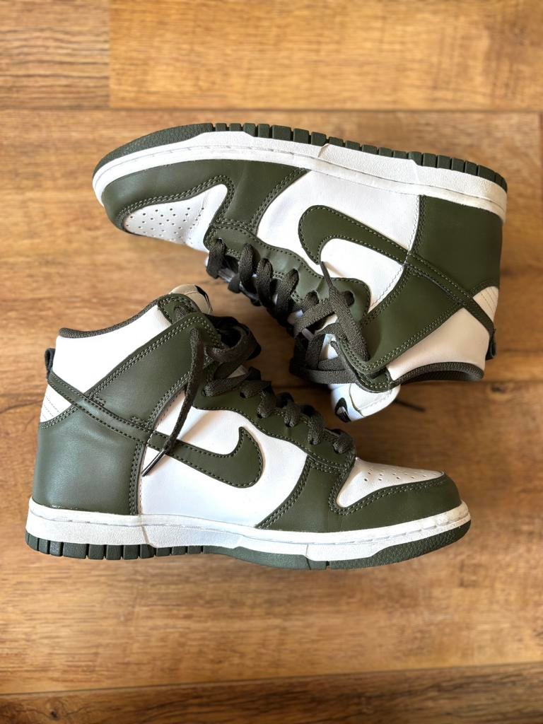Nike dunk high groen/ khaki wit - sneakers - maat 36,5, Kleding | Dames, Schoenen, Verzenden, Groen, Sneakers of Gympen, Zo goed als nieuw