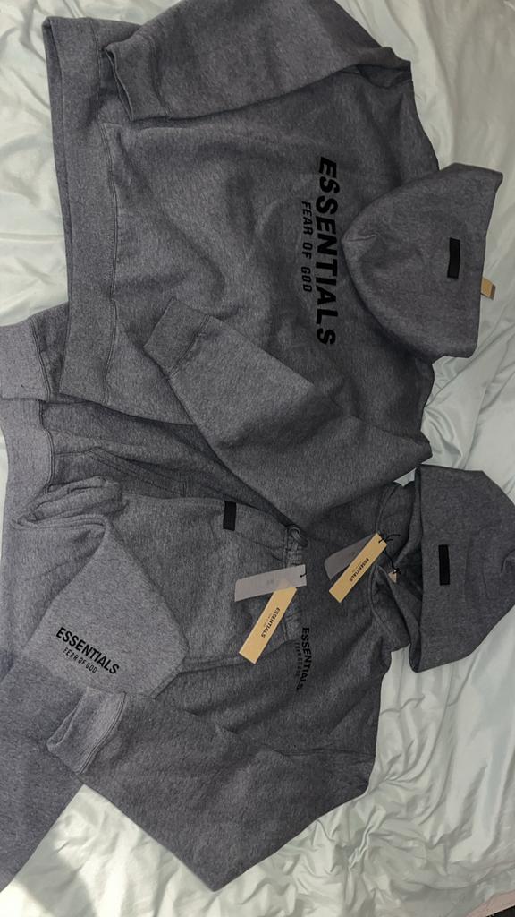Essentials trainingspak grijs maat S en maat M, Kleding | Heren, Ophalen of Verzenden, Nieuw