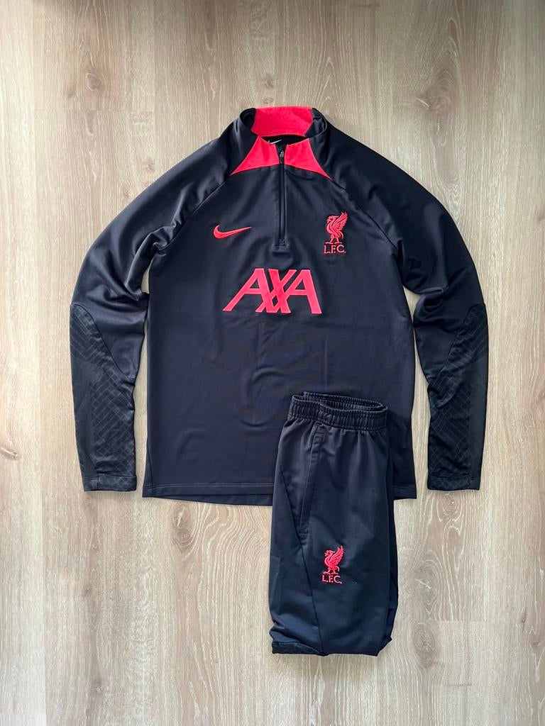 Liverpool zwart trainingspak Nike 22/23 maat 170/XS, Zwart, Ophalen of Verzenden, Zo goed als nieuw, Nike