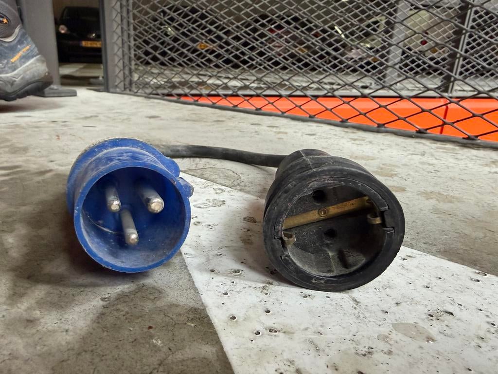 Verloopstekkers CCE naar Schuko- Krachtstroom adapter, Doe-het-zelf en Verbouw, Elektra en Kabels, Ophalen of Verzenden, Zo goed als nieuw