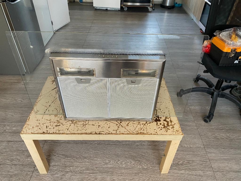 Zanussi afzuigkap ziet er goed uit, Witgoed en Apparatuur, Afzuigkappen, Ophalen, Zo goed als nieuw, 200 tot 400 m³ per uur