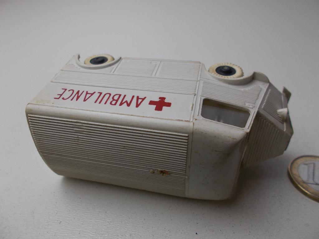 Jaren 60  PLASTIC CITROEN 1200 KG AMBULANCE No. 18. I.g.st., Ophalen of Verzenden, Zo goed als nieuw, Bus of Vrachtwagen, Overige merken