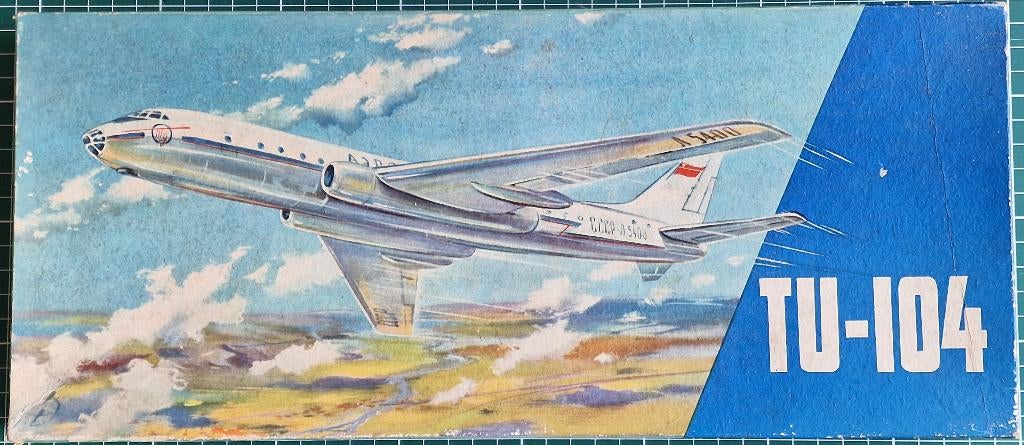 Tupolev Tu-104 VEB Plasticart 1/100 Zeer Zeldzaam, Overige merken, 1:72 tot 1:144, Ophalen of Verzenden, Zo goed als nieuw