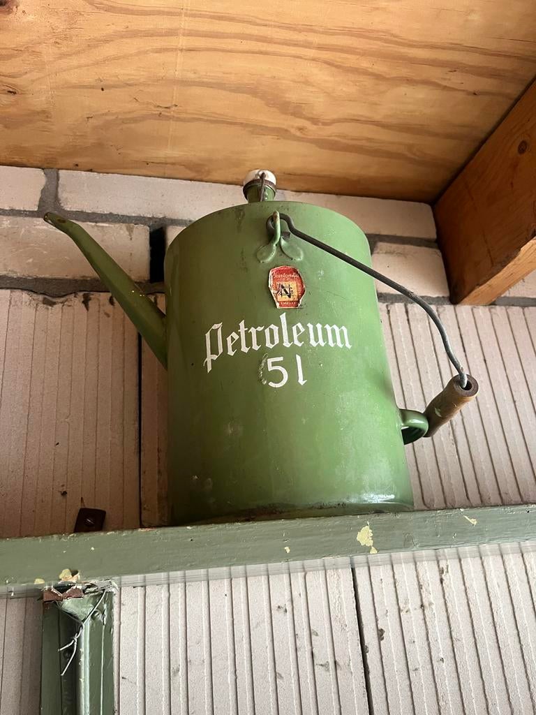 Vintage groene petroleum kan, 5 liter, jaren '50, Ophalen