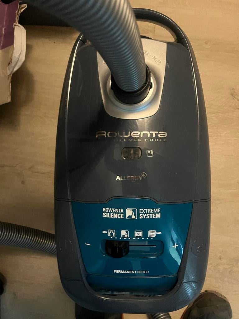 Rowenta Silence Force Allergy stofzuiger met accessoires, Witgoed en Apparatuur, Stofzuigers, Ophalen, Zo goed als nieuw, Stofzak