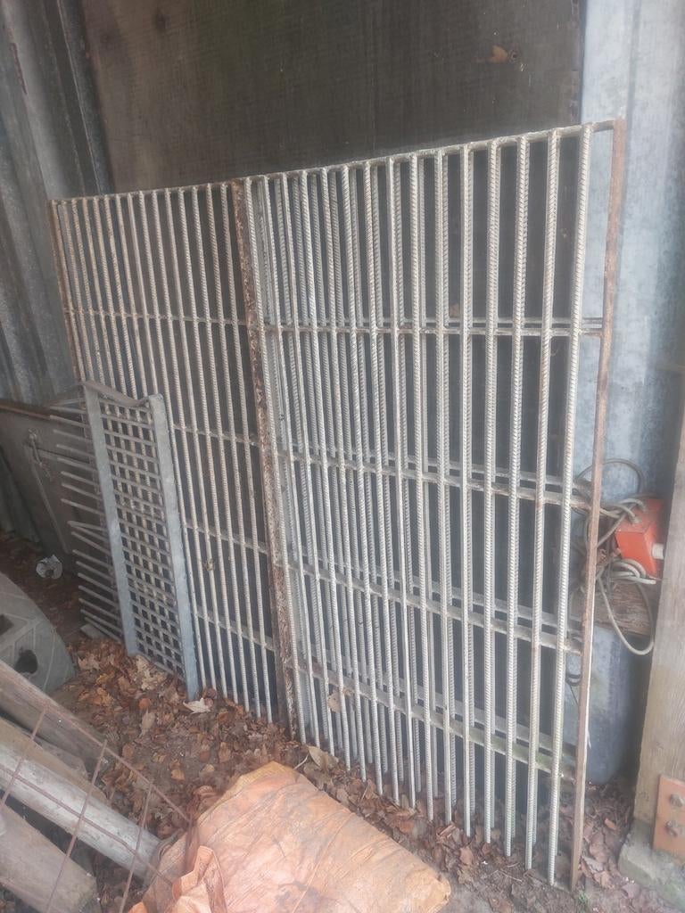 Veeroosters 3x, Ophalen of Verzenden, Gebruikt, 110 cm of meer, Minder dan 65 cm