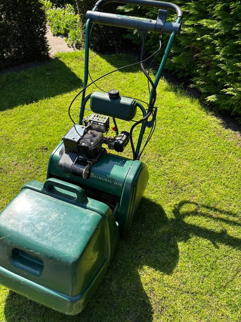 Atco Balmoral 14SE motor kooimaaier maaibreedte 35 cm, Ophalen, Zo goed als nieuw, Benzine-grasmaaier, 30 t/m 39 cm