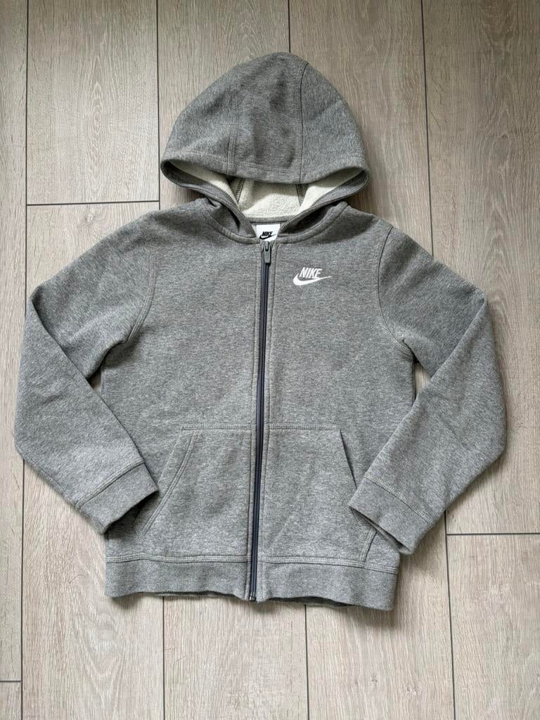 Nike vest z.g.a.n. maat 140-146, Kinderen en Baby's, Kinderkleding | Maat 140, Ophalen of Verzenden, Zo goed als nieuw, Jongen