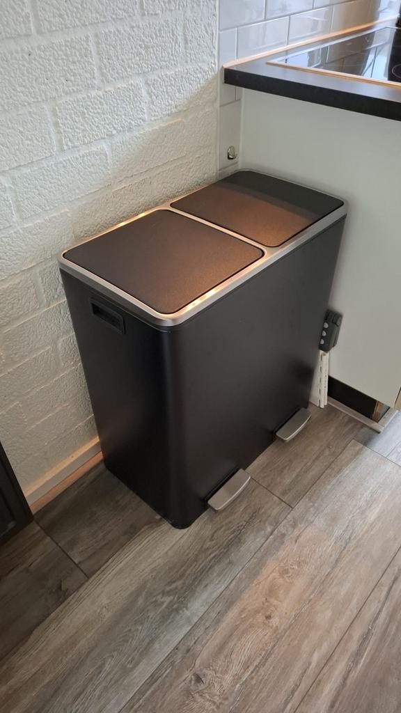 Prullenbak 60 liter!, Huis en Inrichting, Woonaccessoires | Prullenbakken, Overige materialen, Met pedaal, 50 tot 75 cm, 40 liter of meer