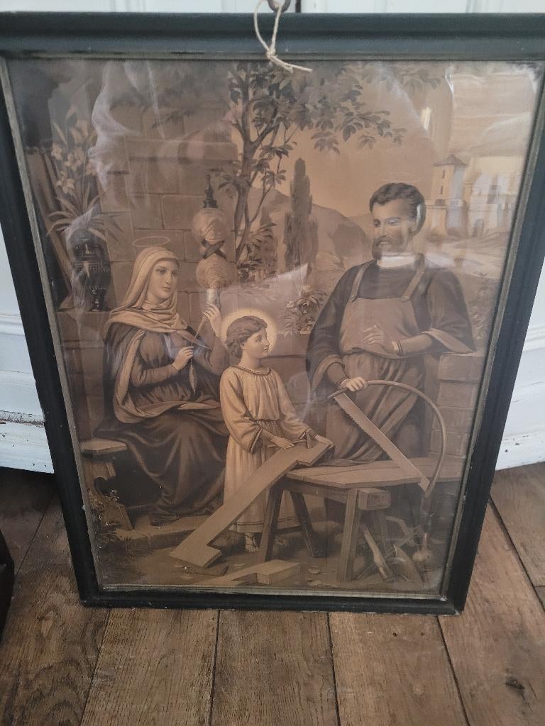 Zeer oude houten lijst met glas